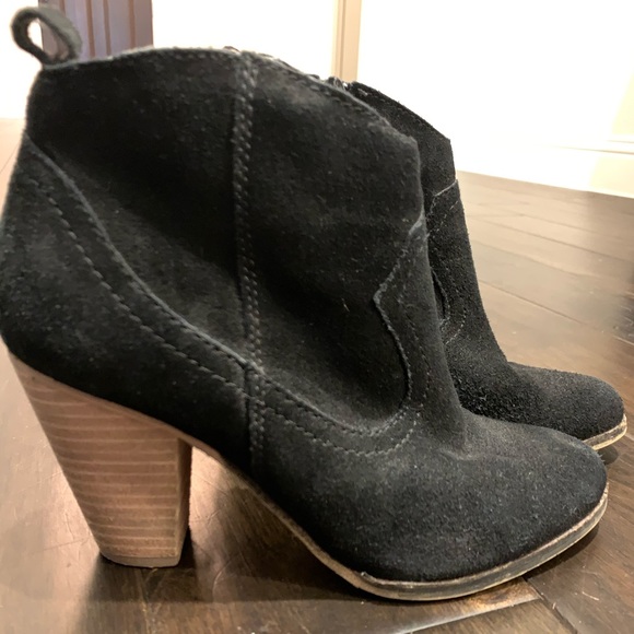 Steve Madden Shoes - Black Steve Madden Plover Booties 6M